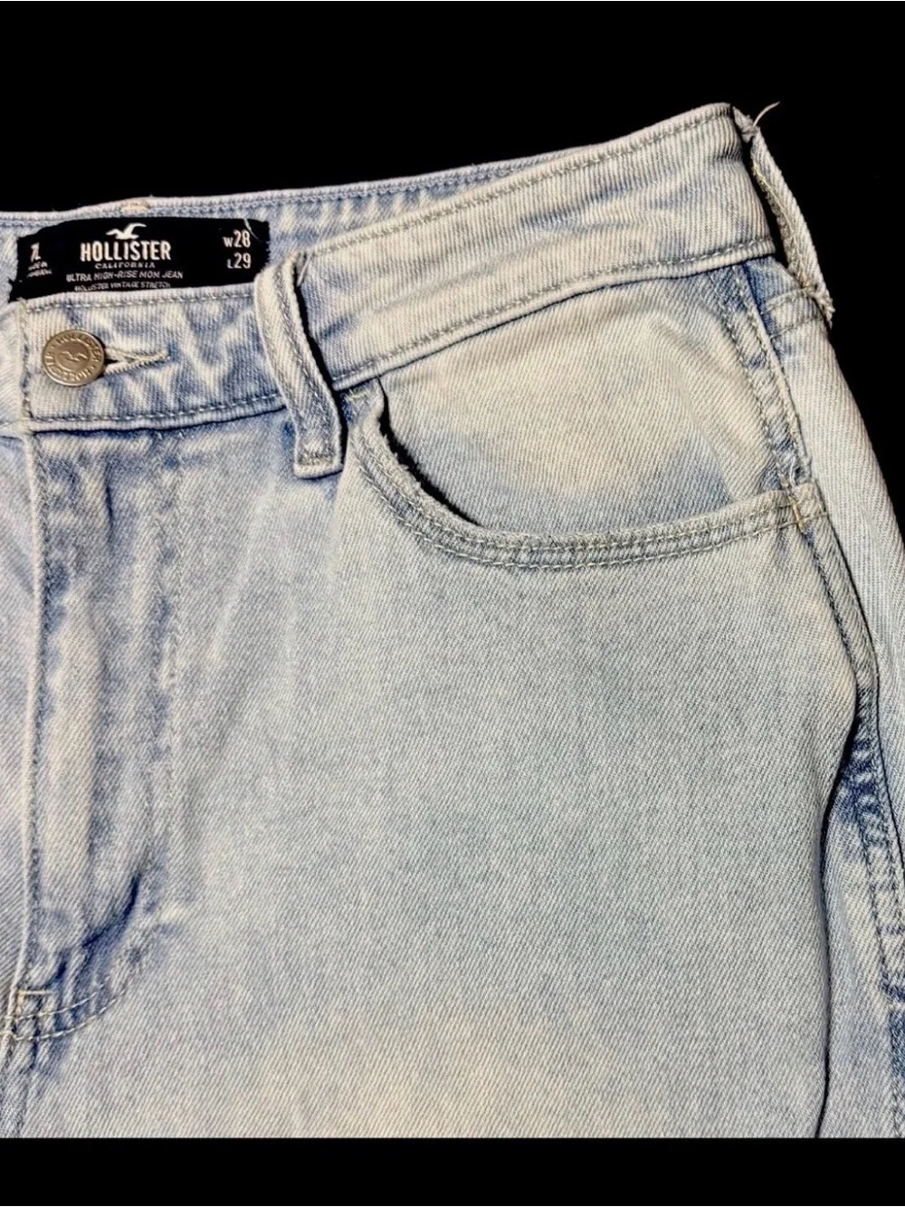 Hollister Light Wash Ultra High-Rise Mom Jeans - Picture 3 of 6